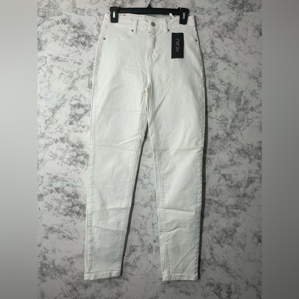 Koaj  Women High Rise Stretch Leg White Jeans Sz 8 NWT
18